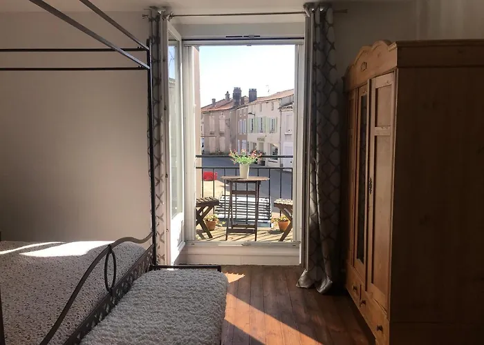 Сasa de vacaciones Le Petit Maison Montembœuf